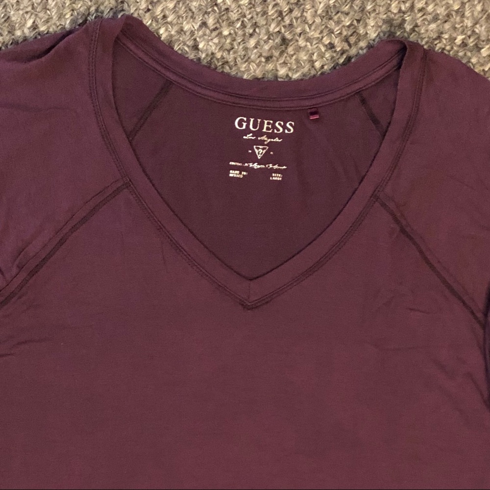 Guess V-neck 3/4 sleeved top in plum
